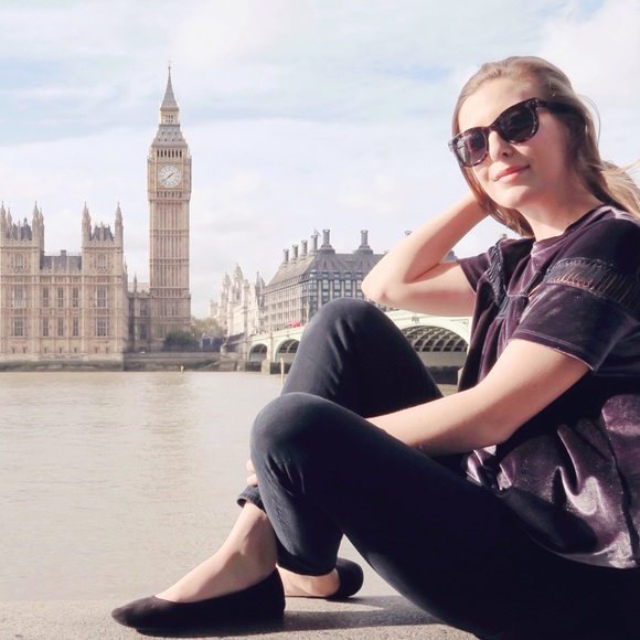 Meet your Posher, Tessa - Picture 3 of 3